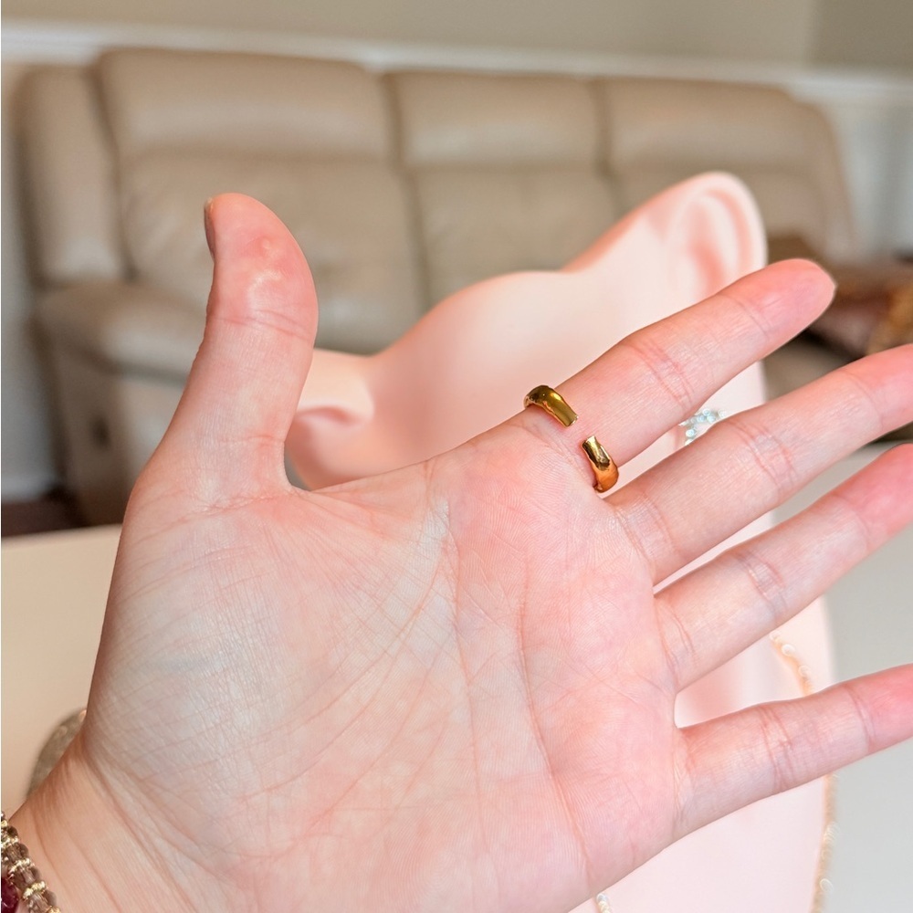 Elegant Gold Trendy Fashion Ring - Picture 5 of 8